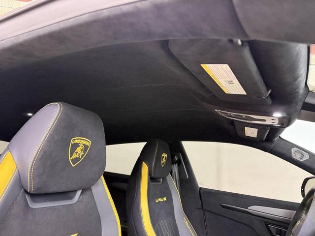 Photo of 2023 Gray Lamborghini Urus