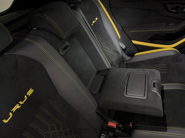 Photo of 2023 Gray Lamborghini Urus