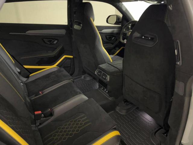 Photo of 2023 Gray Lamborghini Urus