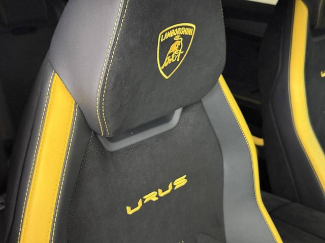 Photo of 2023 Gray Lamborghini Urus