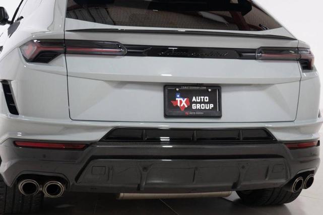 Photo of 2023 Gray Lamborghini Urus