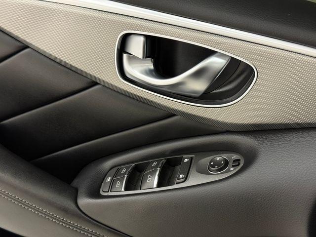 Photo of 2016 Black INFINITI Q50