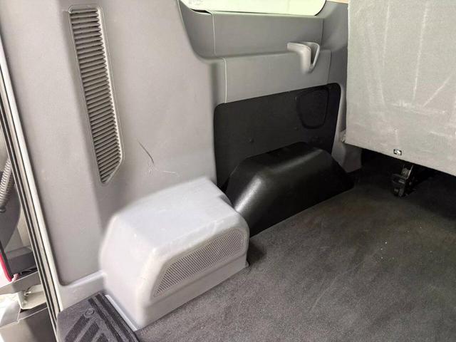 Photo of 2019 White Ford Transit-150