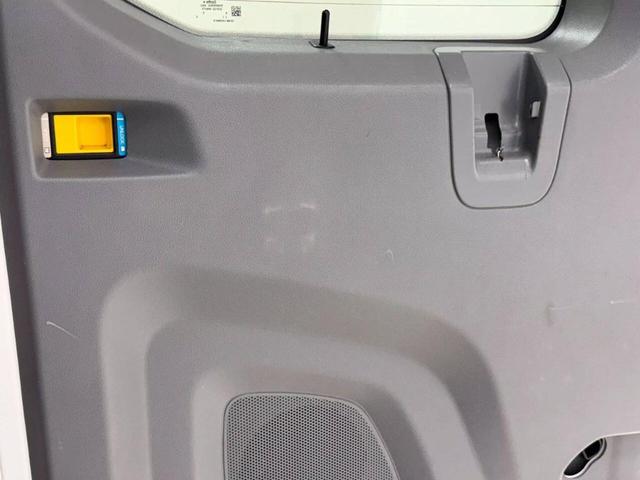 Photo of 2019 White Ford Transit-150
