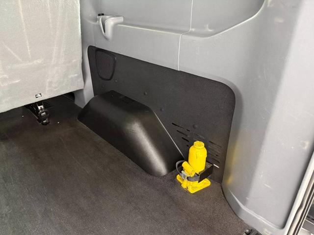 Photo of 2019 White Ford Transit-150