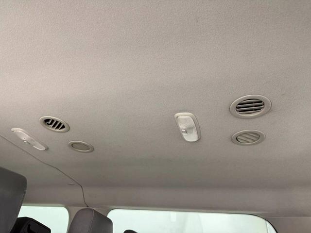 Photo of 2019 White Ford Transit-150