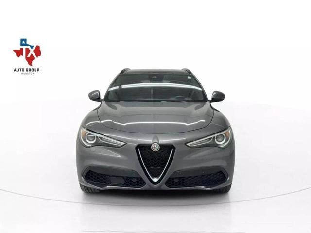 Photo of 2022 Gray Alfa Romeo Stelvio