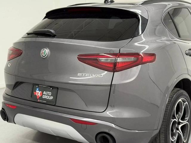 Photo of 2022 Gray Alfa Romeo Stelvio
