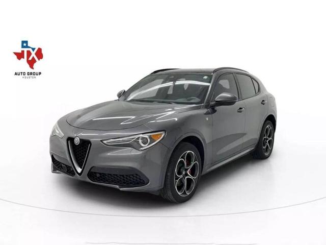 Photo of 2022 Gray Alfa Romeo Stelvio