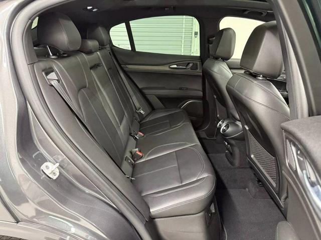 Photo of 2022 Gray Alfa Romeo Stelvio