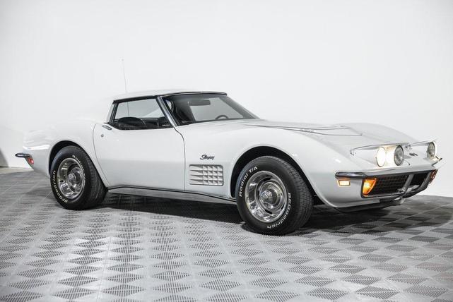 Photo of 1971 White Chevrolet Corvette