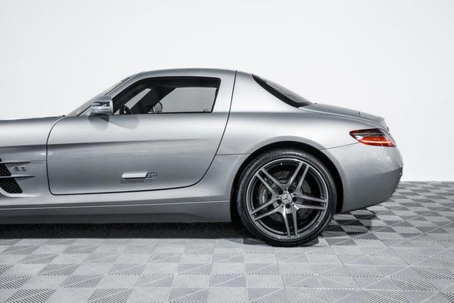 Photo of 2011 Silver Mercedes-Benz SLS AMG