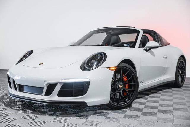 Photo of 2019 White Porsche 911