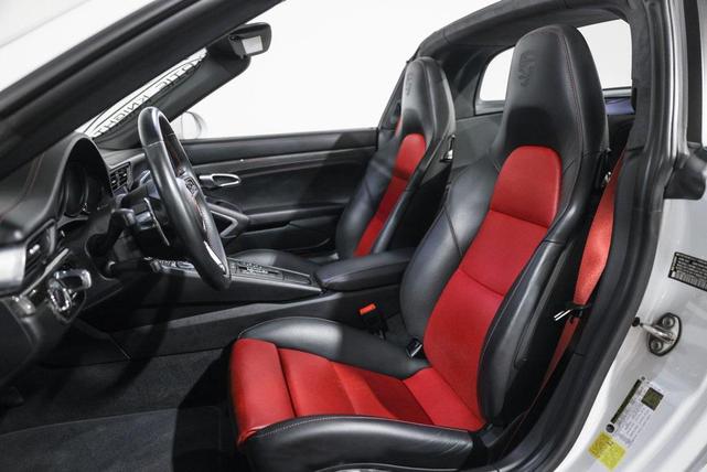 Photo of 2019 White Porsche 911