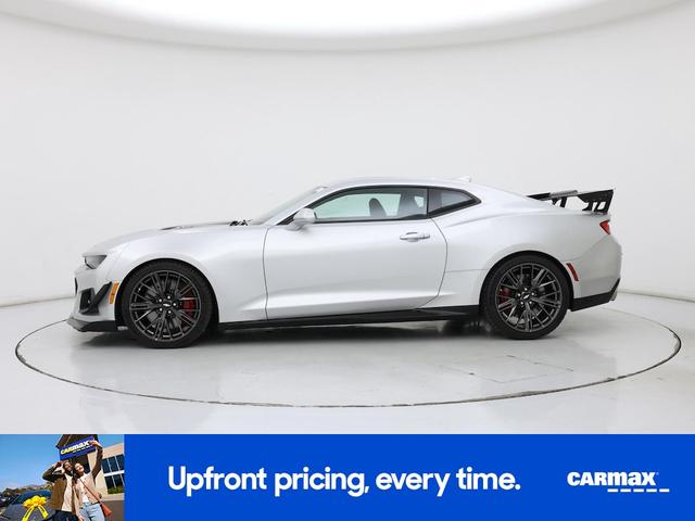Photo of 2017 Silver Chevrolet Camaro