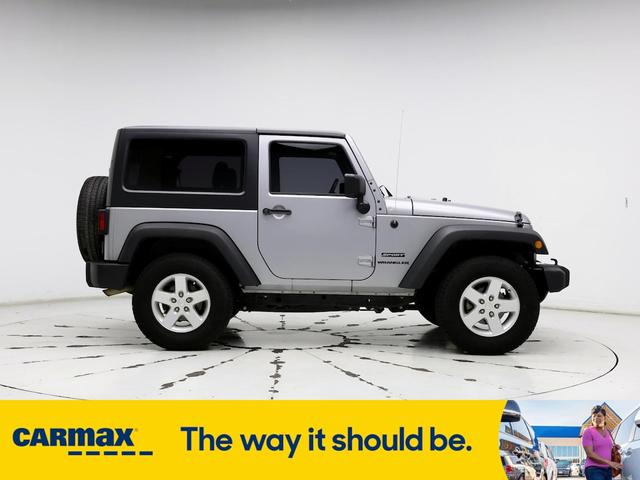 Photo of 2016 Silver Jeep Wrangler