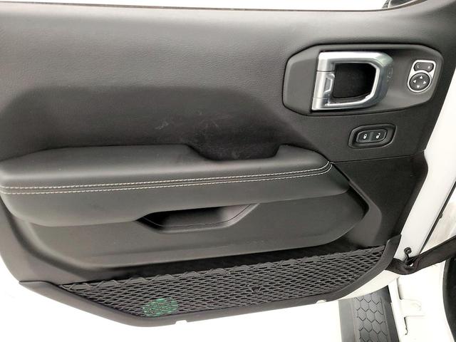 Photo of 2023 White Jeep Wrangler 4xe