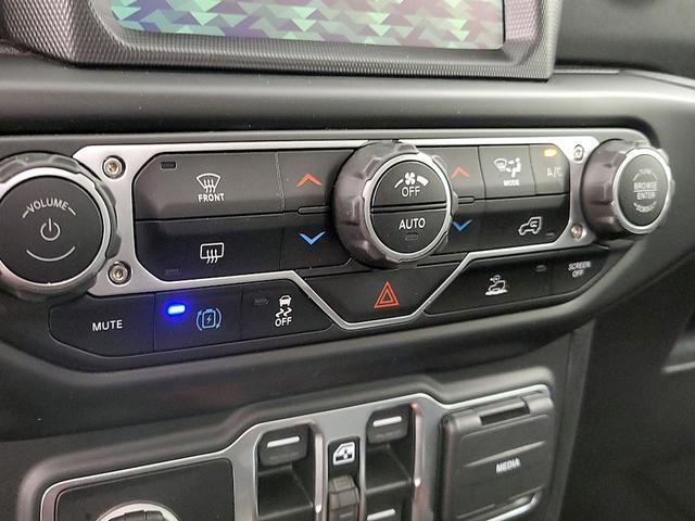 Photo of 2023 White Jeep Wrangler 4xe