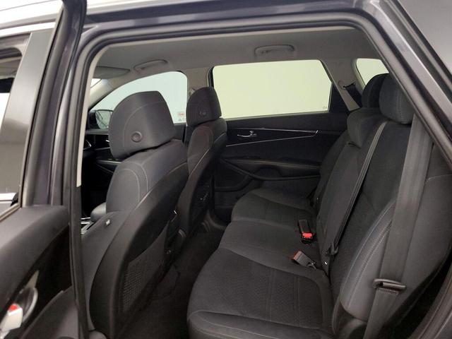 Photo of 2017 Gray Kia Sorento