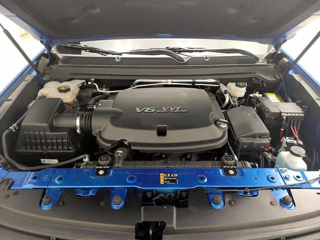 Photo of 2022 Blue Chevrolet Colorado