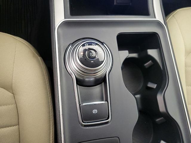 Photo of 2021 Blue Ford Edge