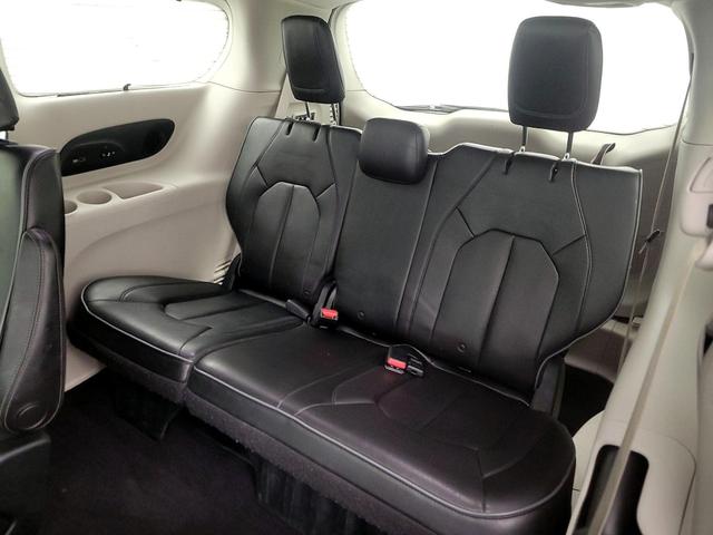 Photo of 2018 White Chrysler Pacifica