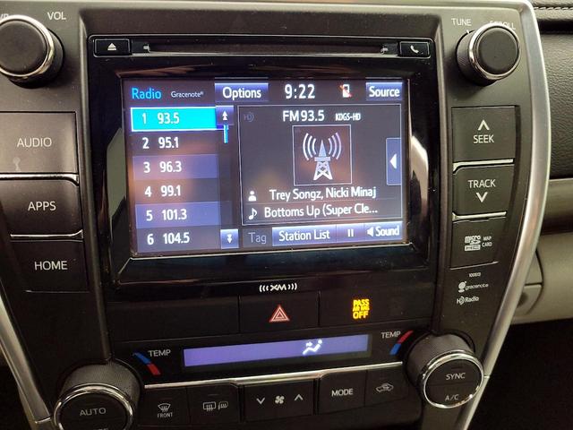 Photo of 2016 Tan Toyota Camry