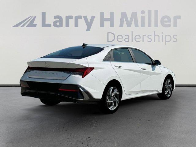 Photo of 2025 White Hyundai ELANTRA HEV