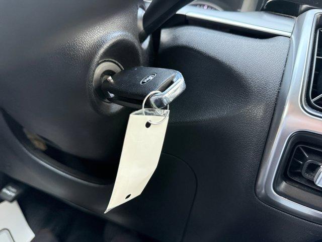 Photo of 2021 Glacial White Pearl Kia Sorento