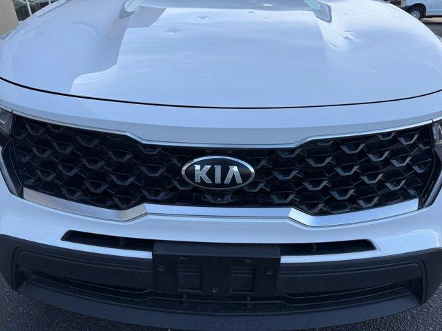 Photo of 2021 Glacial White Pearl Kia Sorento