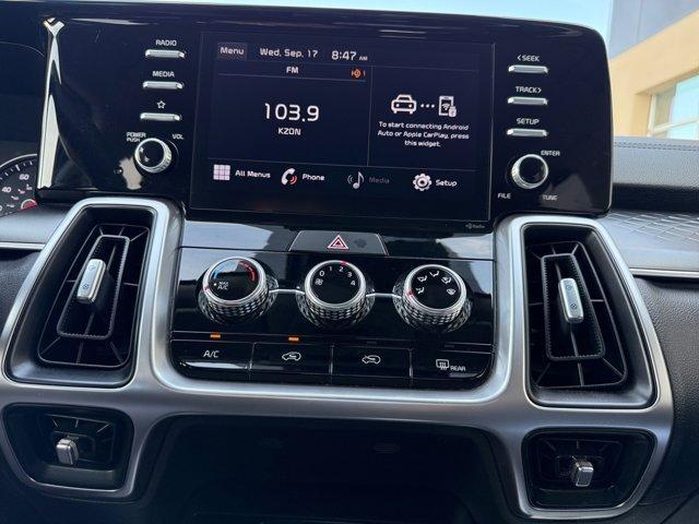 Photo of 2021 Glacial White Pearl Kia Sorento