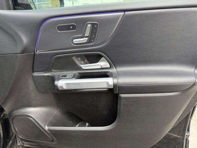 Photo of 2020 Cosmos Black Metallic Mercedes-Benz GLB 250
