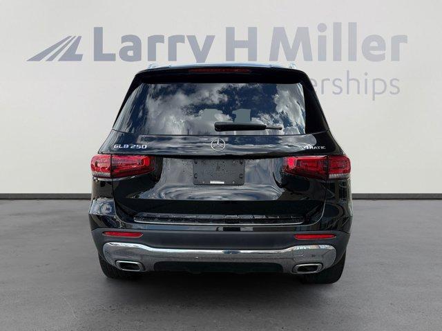 Photo of 2020 Cosmos Black Metallic Mercedes-Benz GLB 250