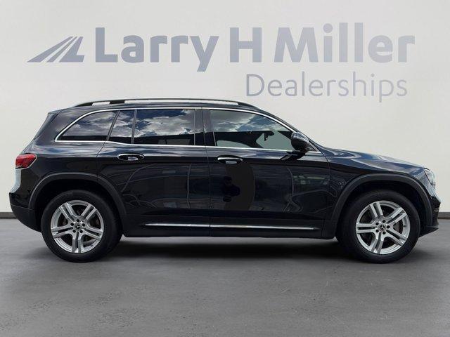 Photo of 2020 Cosmos Black Metallic Mercedes-Benz GLB 250