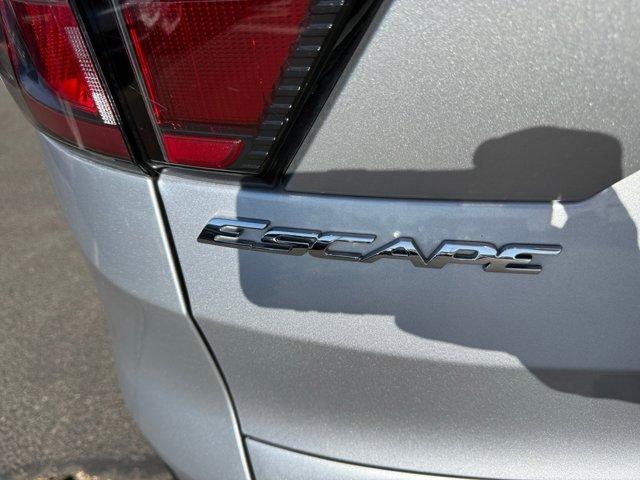 Photo of 2018 Ingot Silver Metallic Ford Escape