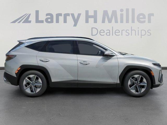 Photo of 2025 Shimmering Silver Hyundai TUCSON Hybrid