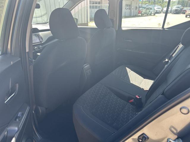 Photo of 2024 Gun Metallic Nissan Kicks