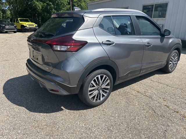 Photo of 2024 Gun Metallic Nissan Kicks
