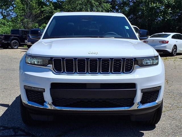 Photo of 2025 Bright White Clearcoat Jeep Grand Cherokee L