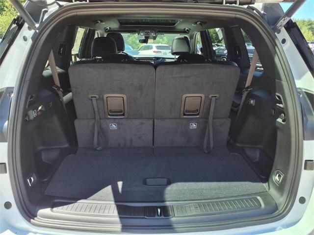 Photo of 2025 Bright White Clearcoat Jeep Grand Cherokee L