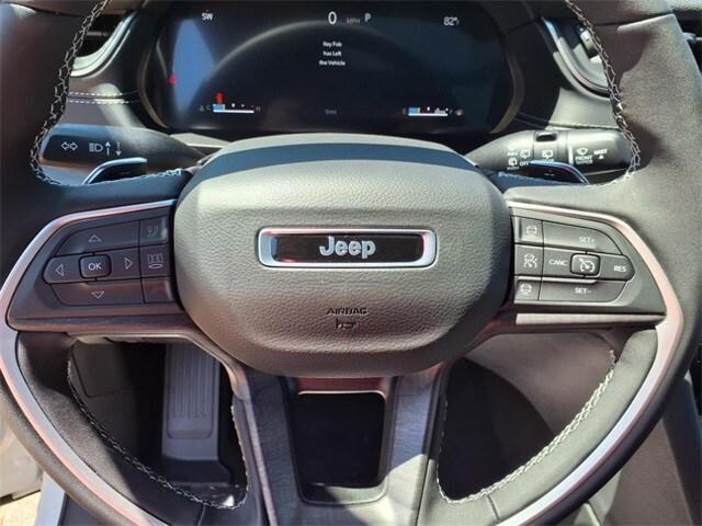 Photo of 2025 Bright White Clearcoat Jeep Grand Cherokee L