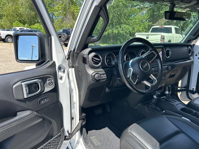 Photo of 2020 Bright White Clearcoat Jeep Gladiator