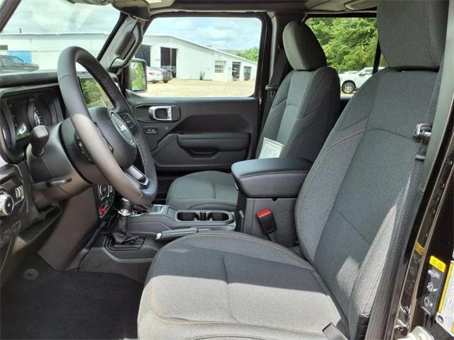 Photo of 2025 Black Clearcoat Jeep Wrangler