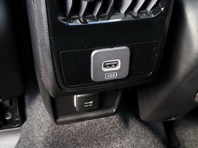 Photo of 2025 Silver Zynith Metallic Clearcoat Jeep Compass