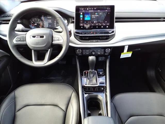 Photo of 2025 Silver Zynith Metallic Clearcoat Jeep Compass