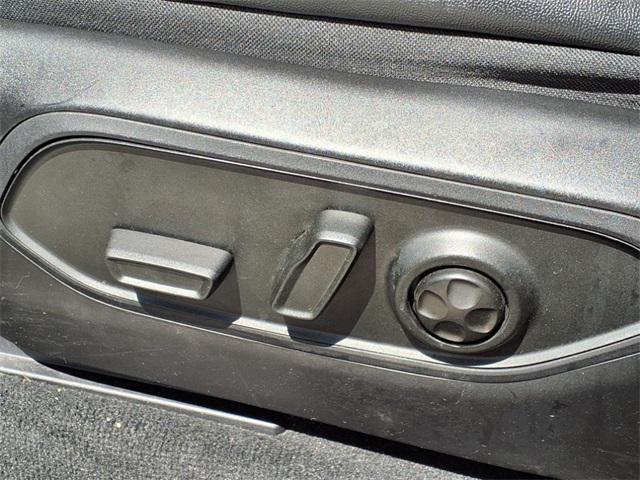 Photo of 2023 Bright White Clearcoat Jeep Grand Cherokee