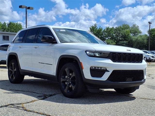 Photo of 2023 Bright White Clearcoat Jeep Grand Cherokee