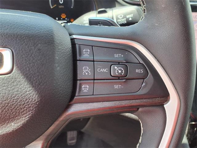 Photo of 2023 Bright White Clearcoat Jeep Grand Cherokee