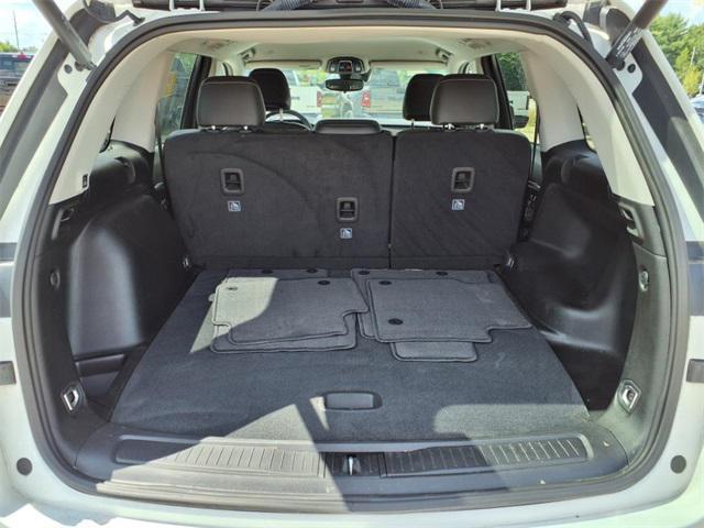 Photo of 2023 Bright White Clearcoat Jeep Grand Cherokee