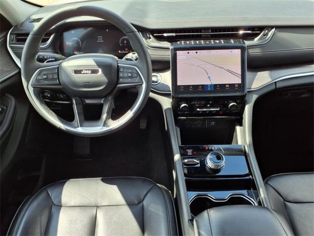 Photo of 2023 Bright White Clearcoat Jeep Grand Cherokee